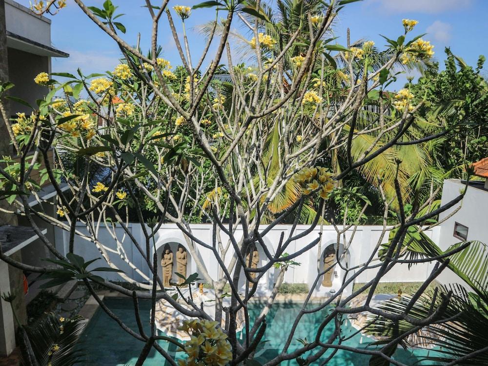 U Tube Hotel Uluwatu  Exterior photo